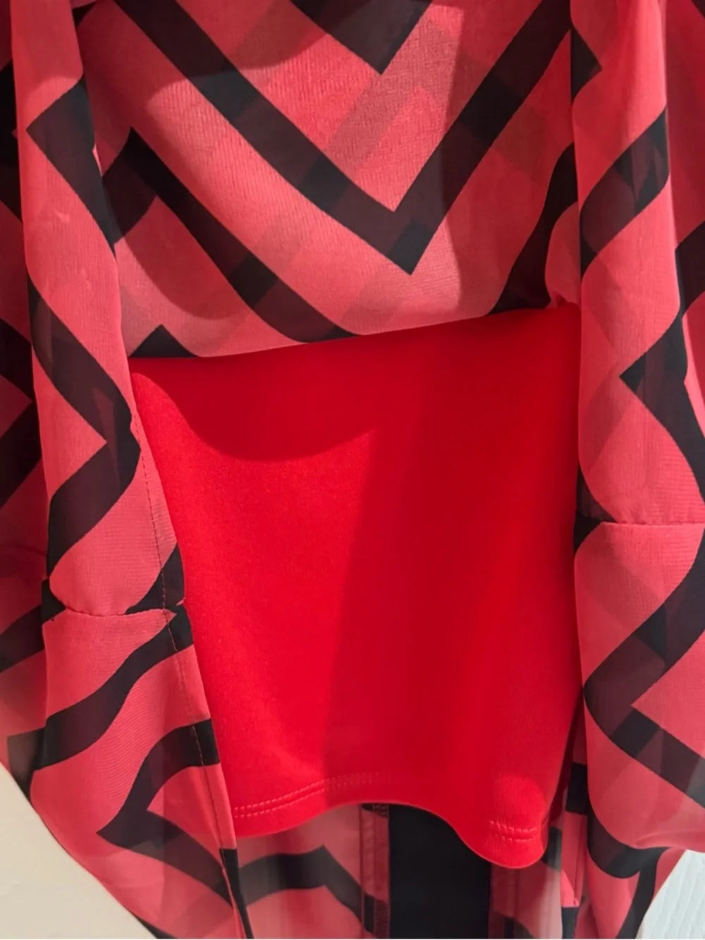 new directions Red & Black Chevron Sheer Blouse, NEW / NWT. Size Med - Picture 4 of 5